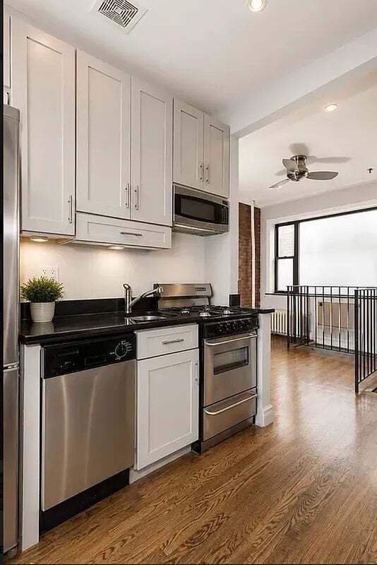 410 E 13th St, Unit 1D