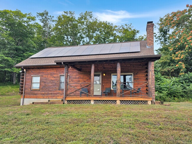 698 Leetes Island Rd in Branford, CT - Building Photo - Building Photo