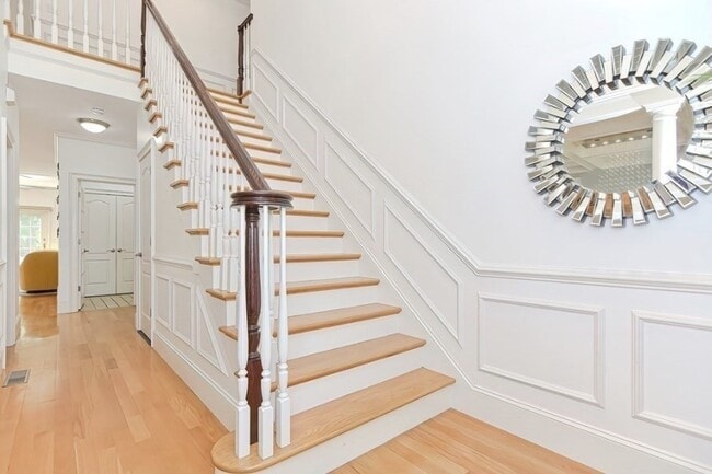 10 Lupine Rd in Natick, MA - Building Photo - Building Photo