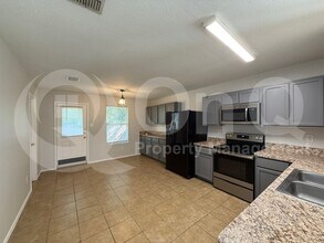 4240 Hunters Creek Dr in Fort Worth, TX - Building Photo - Building Photo