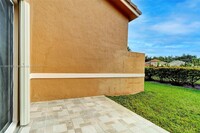 9920 NW 19th Pl in Sunrise, FL - Foto de edificio - Building Photo