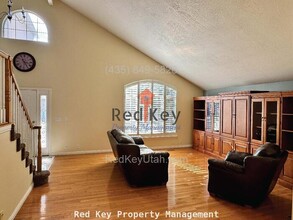 213 Lakeview Dr in Stansbury Park, UT - Building Photo - Building Photo