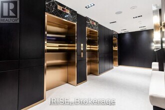 771 Yonge St in Toronto, ON - Building Photo - Building Photo