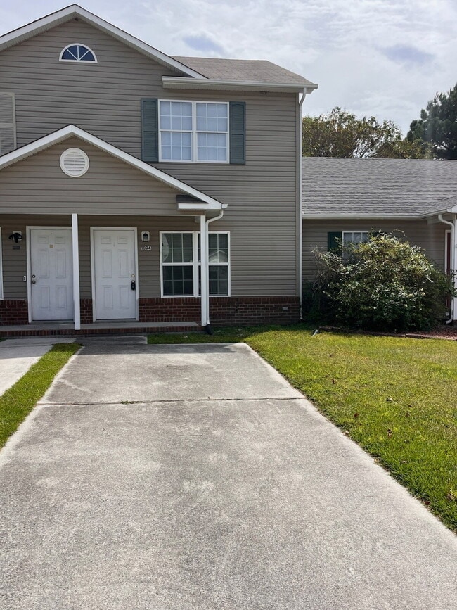 property at 1094 W Pueblo Dr