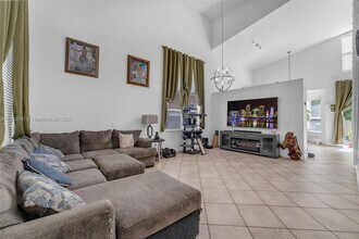 1755 NE 37th Ave in Homestead, FL - Building Photo - Building Photo