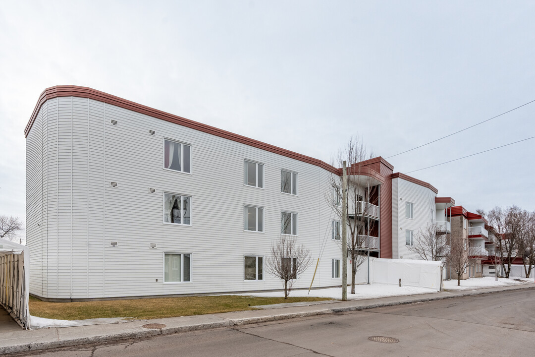 2223 Du Rail St in Lévis, QC - Building Photo