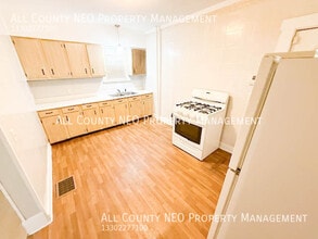 911 Fulton Rd NW in Canton, OH - Building Photo - Building Photo