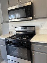 44709 Overland Ave in Lancaster, CA - Building Photo - Building Photo