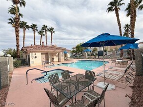 2117 Echo Bay, Unit 204 in Las Vegas, NV - Building Photo - Building Photo