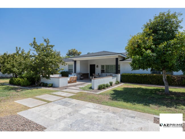 5101 E Osborn Rd in Phoenix, AZ - Building Photo - Building Photo