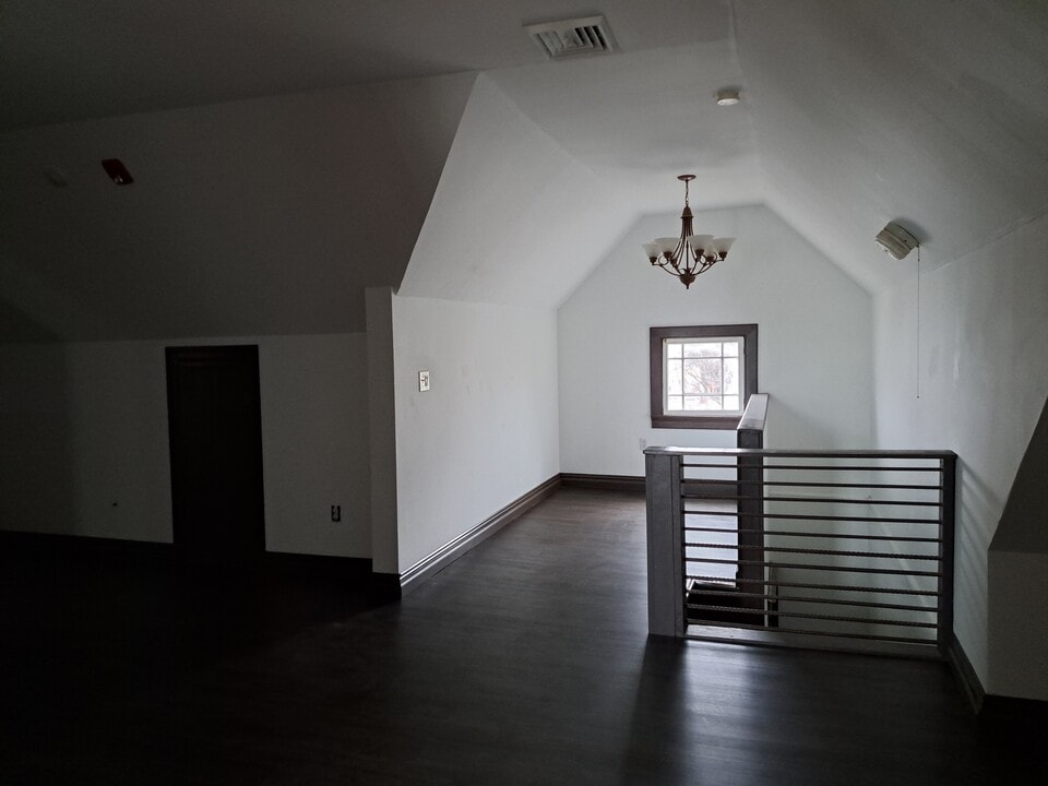 261 Maple St, Unit 3rd Floor in New Britain, CT - Foto de edificio