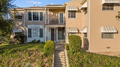 1305 E Glenoaks Blvd-Unit -D in Glendale, CA - Building Photo - Building Photo