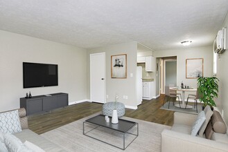 South Terrace Apartments in Cincinnati, OH - Building Photo - Interior Photo