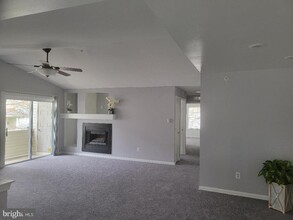 416 Dresher Woods Dr in Dresher, PA - Building Photo - Building Photo