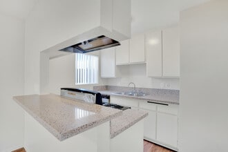 Beachside Apartments in Anaheim, CA - Building Photo - Interior Photo