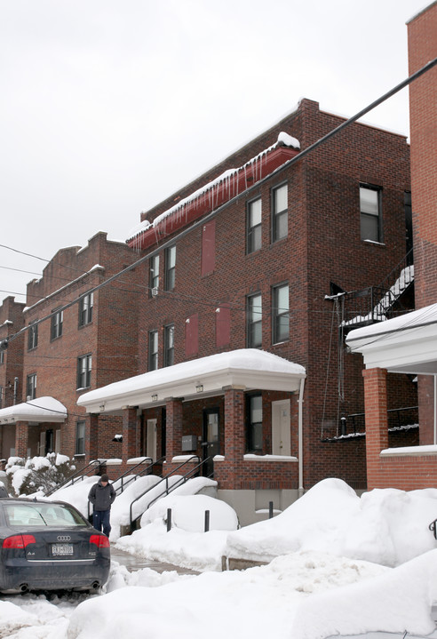 262 Oakland Ave in Pittsburgh, PA - Building Photo