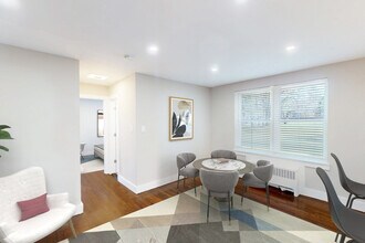 Highland Montgomery in Highland Park, NJ - Foto de edificio - Building Photo