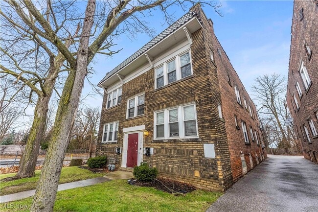 13601 Othello Ave in Cleveland, OH - Building Photo - Building Photo