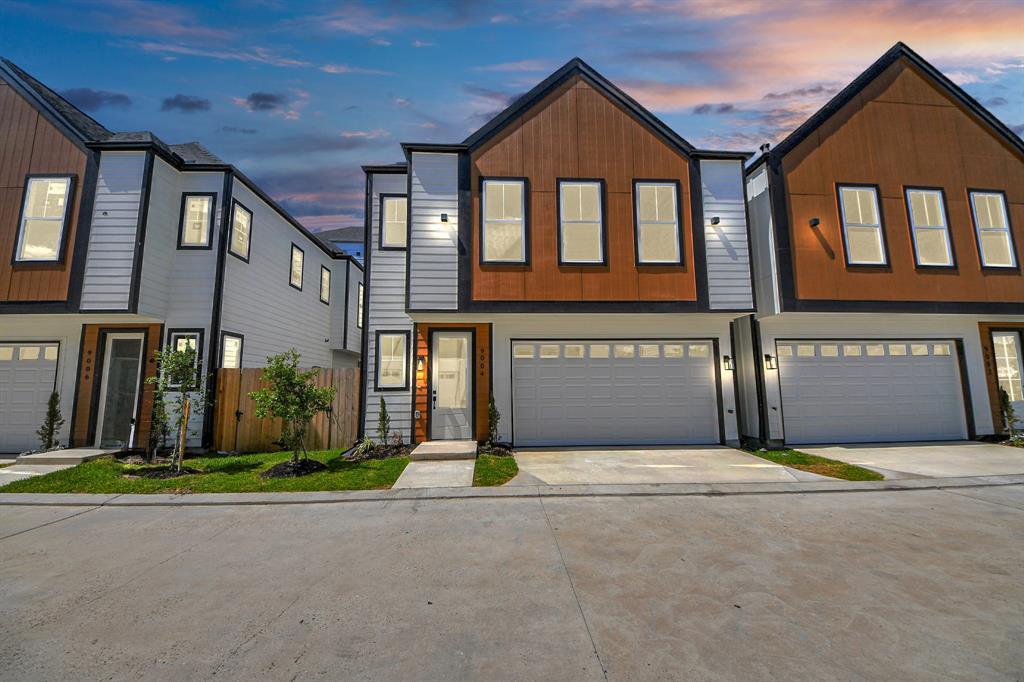 9004 Orange Spg Dr in Houston, TX - Building Photo