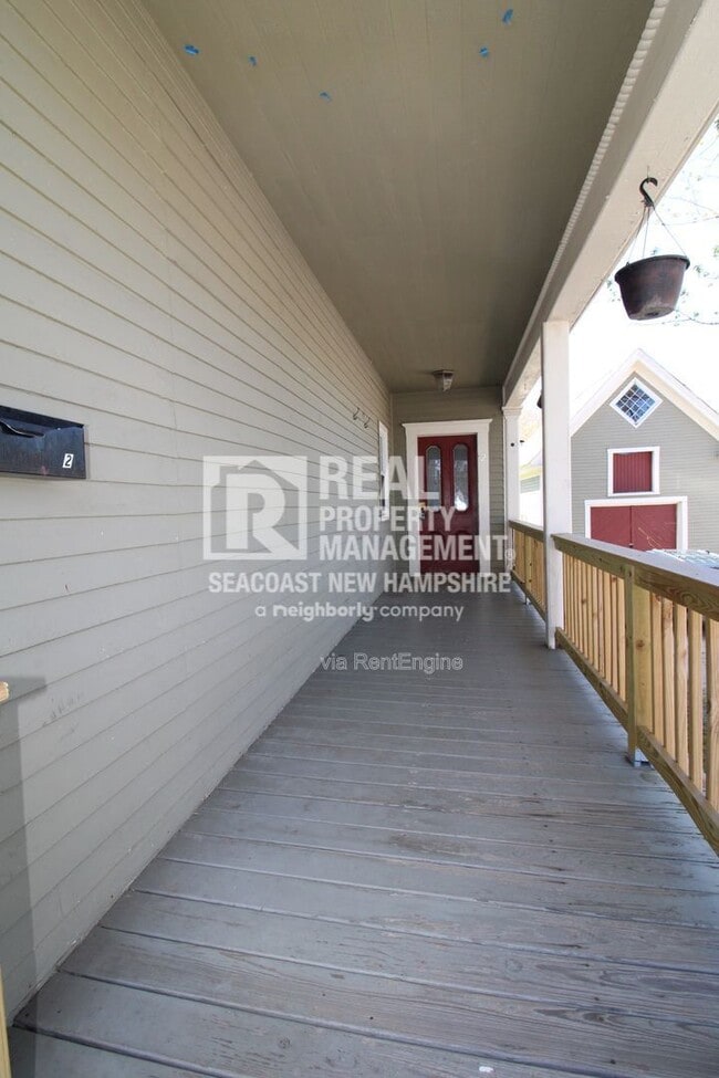 40 Grove St in Dover, NH - Foto de edificio - Building Photo