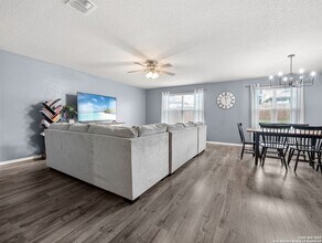 15223 Cinnamon Teal in San Antonio, TX - Building Photo - Building Photo