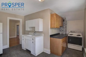 221 Stanley St in Chippewa Falls, WI - Building Photo - Building Photo
