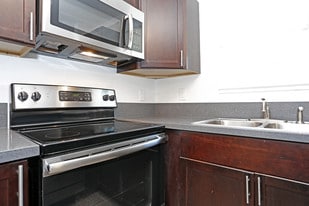 Cinnamon Apartments in Hayward, CA - Building Photo