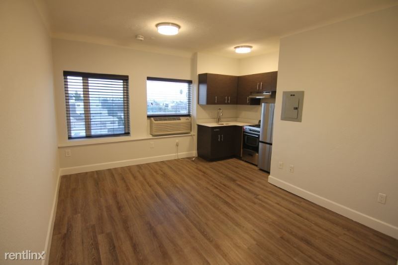 1417 N Bronson Ave in Los Angeles, CA - Building Photo