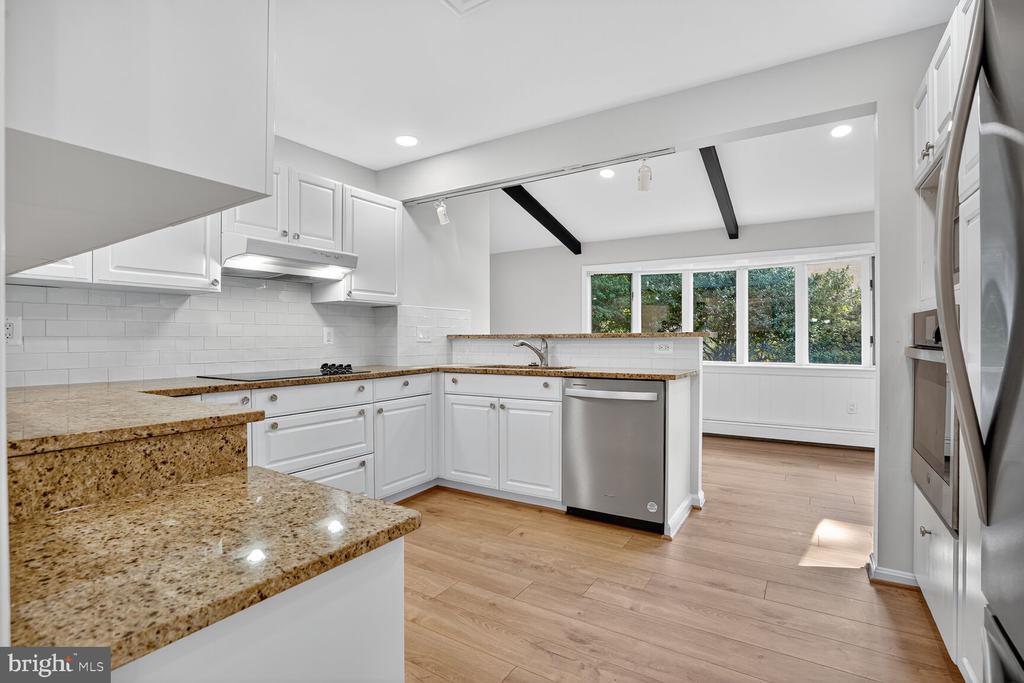 7141 Oak Ridge Rd in Falls Church, VA - Building Photo