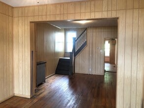 1221 W Walnut St in Coal Township, PA - Building Photo - Building Photo