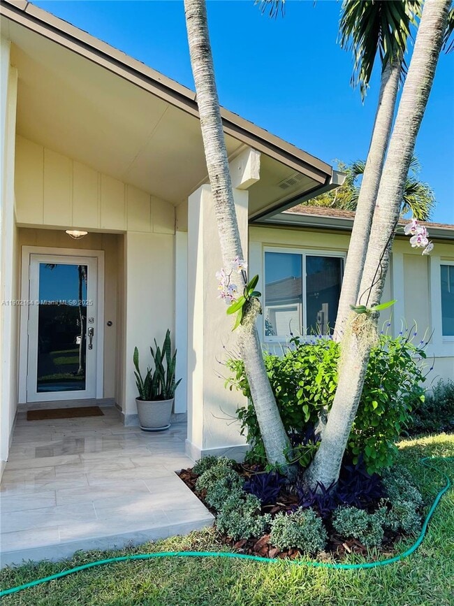 10909 SW 117th Pl in Miami, FL - Building Photo - Building Photo