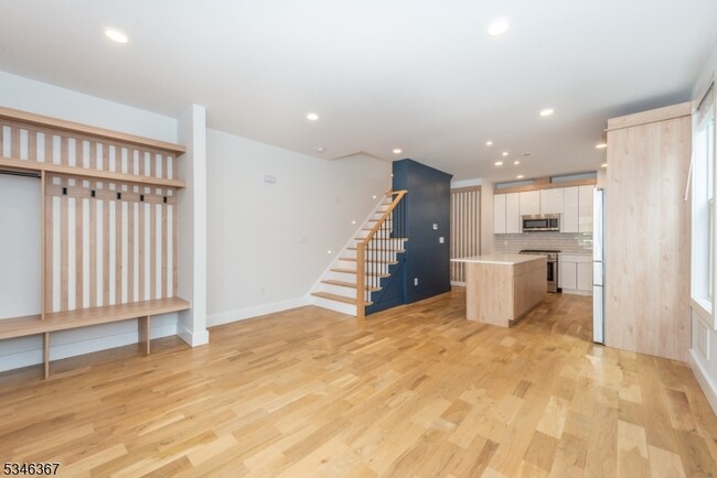 13 Wheeler St in Montclair, NJ - Building Photo - Building Photo