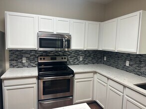 6021 Nelson Oaks Dr in Austin, TX - Building Photo - Building Photo