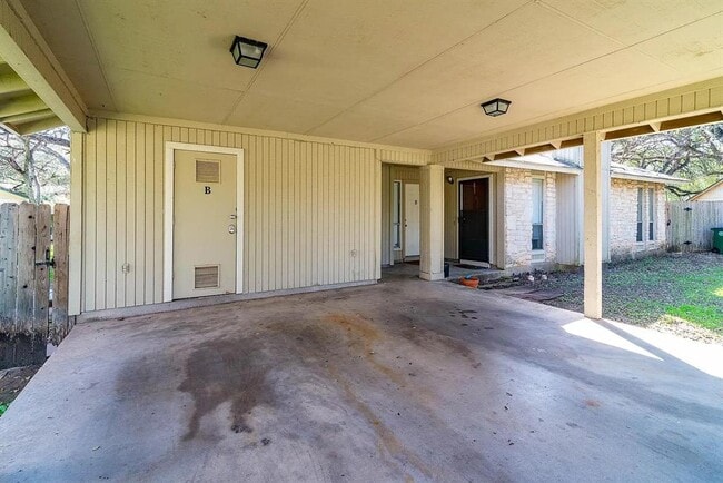 property at 5405 Brompton Cir