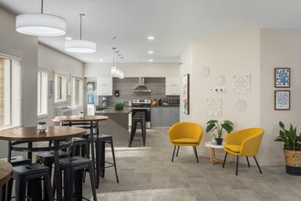 CREEKVIEW HEIGHTS in Vernon, BC - Building Photo - Building Photo