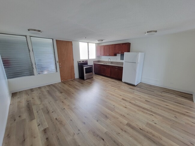 3175 Waialae Ave, Unit 203