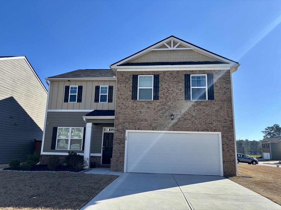 28 White Spruce Way in Newnan, GA - Foto de edificio