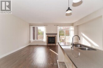 172 Larimar Cir in Ottawa, ON - Building Photo - Building Photo