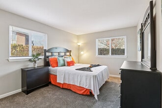 Brookwood Apartments in Indianapolis, IN - Building Photo - Building Photo