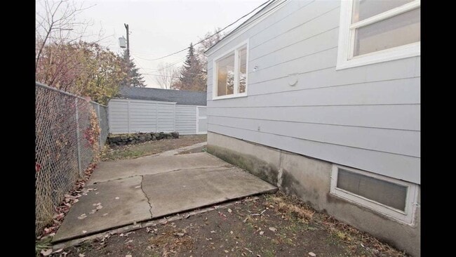 1024 E Hoffman Ave in Spokane, WA - Building Photo - Building Photo