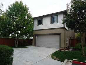 1465 Caracara Cir in El Cajon, CA - Building Photo - Building Photo