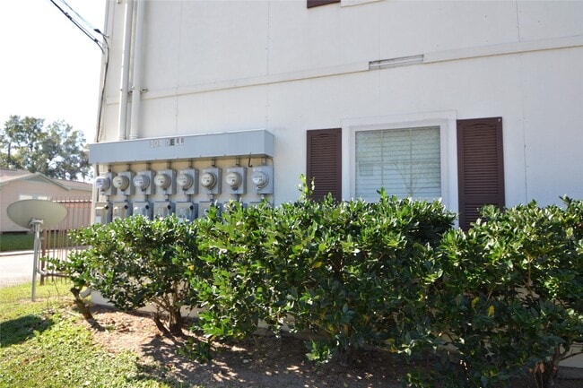 304 Dell Ct in Houston, TX - Foto de edificio - Building Photo