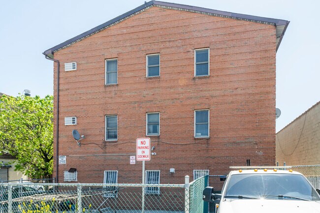 1110 37th St in Brooklyn, NY - Building Photo - Building Photo
