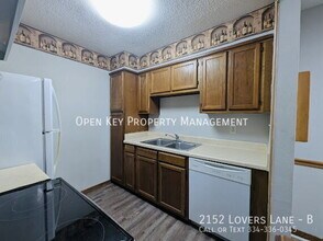 2152 Lovers Ln in Grand Ridge, FL - Building Photo - Building Photo