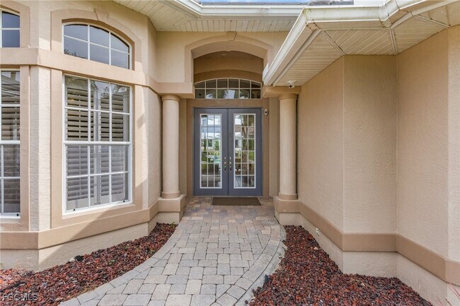5323 SW 28th Pl in Cape Coral, FL - Building Photo - Building Photo