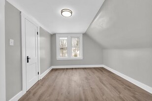 1724 Burgess Rd in Cleveland, OH - Building Photo