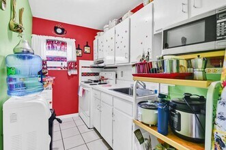2374 Sunrise Dr in West Palm Beach, FL - Building Photo - Building Photo