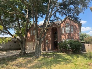 5022 E Newpark Dr in Houston, TX - Building Photo - Building Photo
