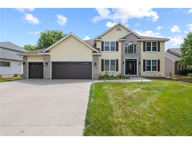 2972 Eagle Valley Dr in Woodbury, MN - Building Photo - Building Photo