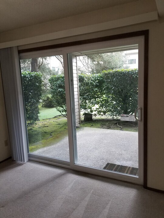 14636 NE 45th St, Unit C-16 in Bellevue, WA - Building Photo